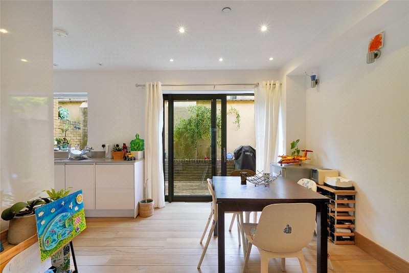 Crayford Mews, London, N7