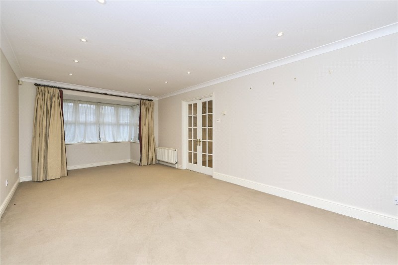 Saint Andrews Gardens, Cobham, Surrey, KT11