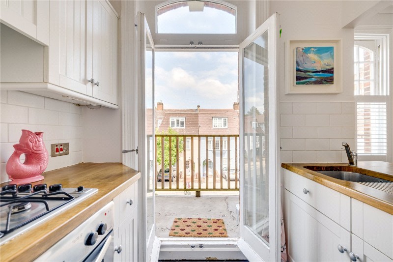Barton Road, London, W14