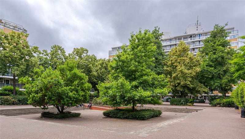 Blackstone House, Churchill Gardens, London, SW1V