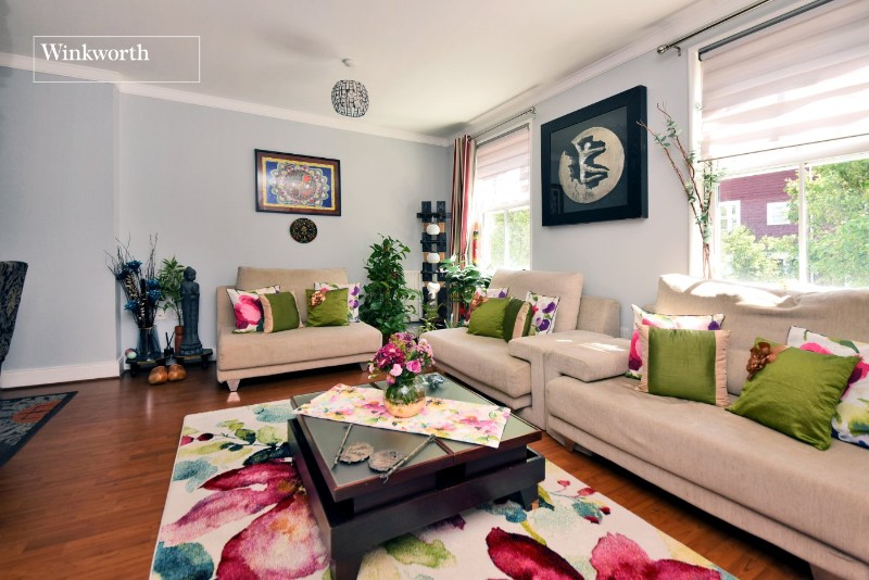 Lewiston Close, Worcester Park, KT4