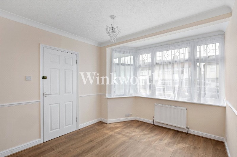 Chatsworth Drive, Enfield, EN1