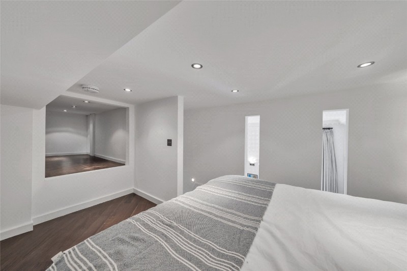 Randolph Avenue, London, W9
