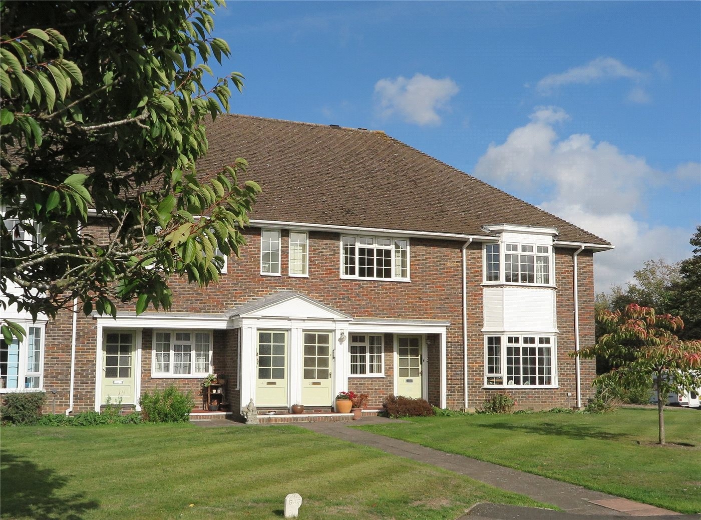 2 bedroom property for sale in Trafalgar Court, Firgrove Hill, Farnham, GU9 (Ref FAR190179) £