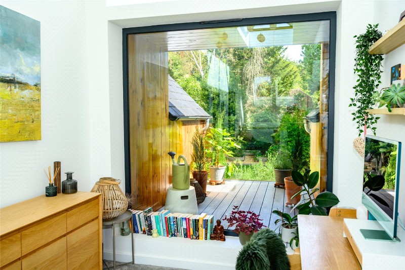 Hurstbourne Avenue, Highcliffe, Dorset, BH23