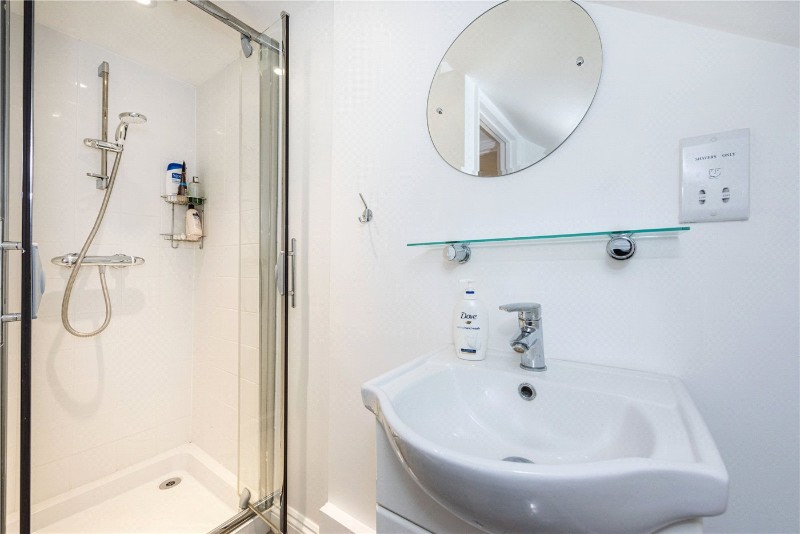 Cruikshank Street, London, WC1X