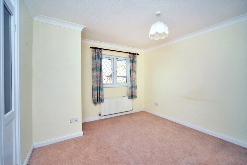 Thurnham Way, Tadworth, Surrey, KT20
