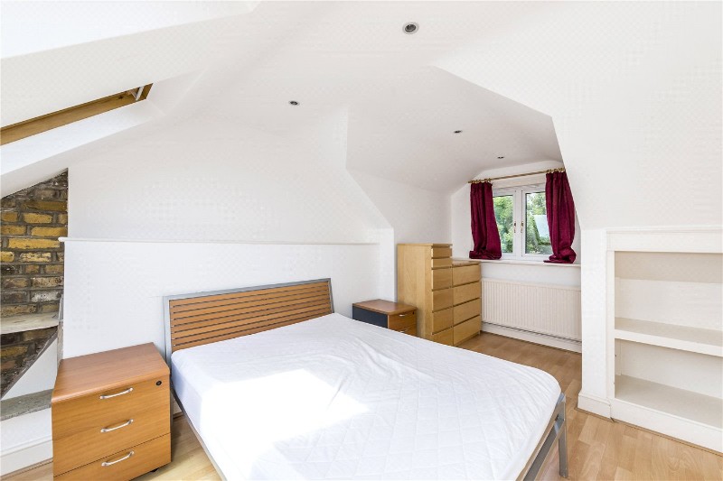 Kingscourt Road, London, SW16