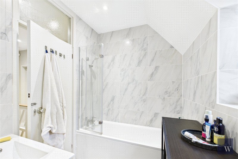 Woodfield Avenue, London, SW16