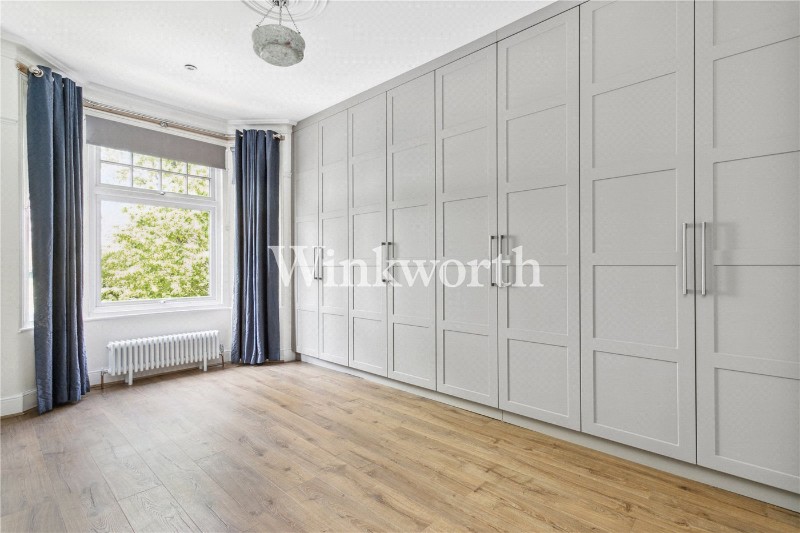 Chimes Avenue, London, N13