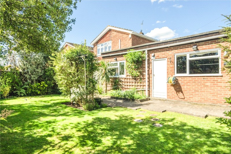 Wentworth Close, Farnham, Surrey, GU9