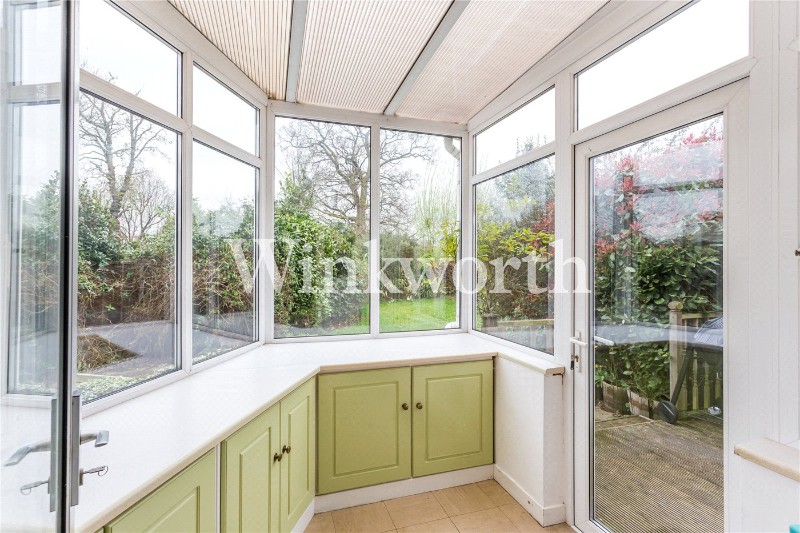 Conway Gardens, Enfield, EN2