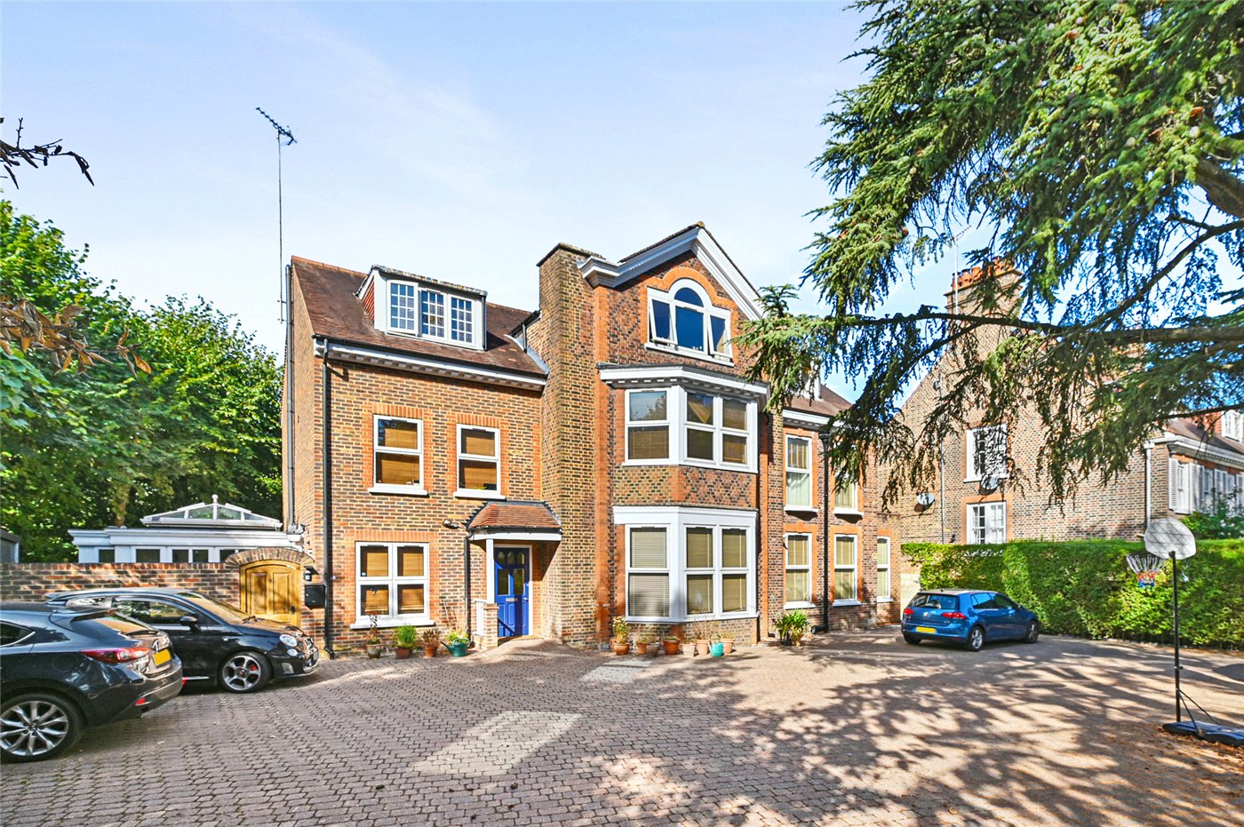 Woodfield Road, London, W5
