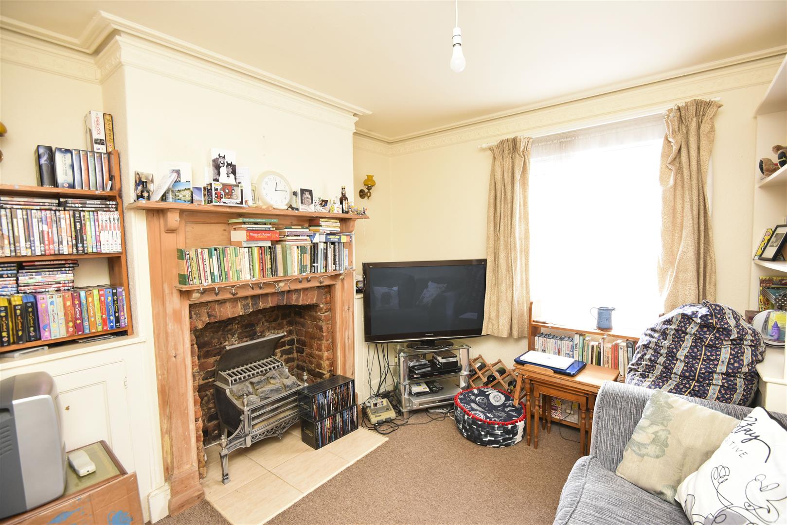 A LIVING ROOM 76.JPG