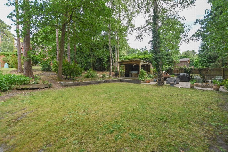 Hollybush Ride, Finchampstead, Wokingham, Berkshire, RG40