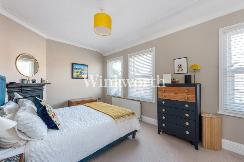 Hewitt Avenue, London, N22