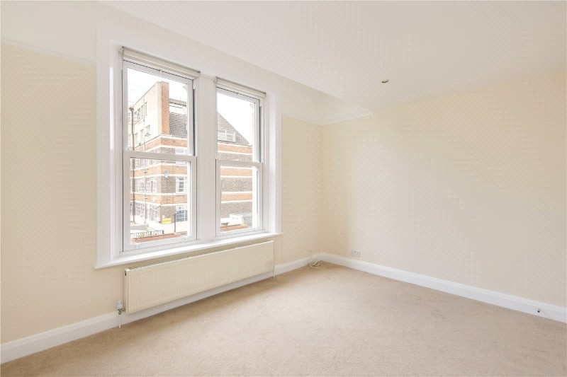 Hopton Road, London, SW16