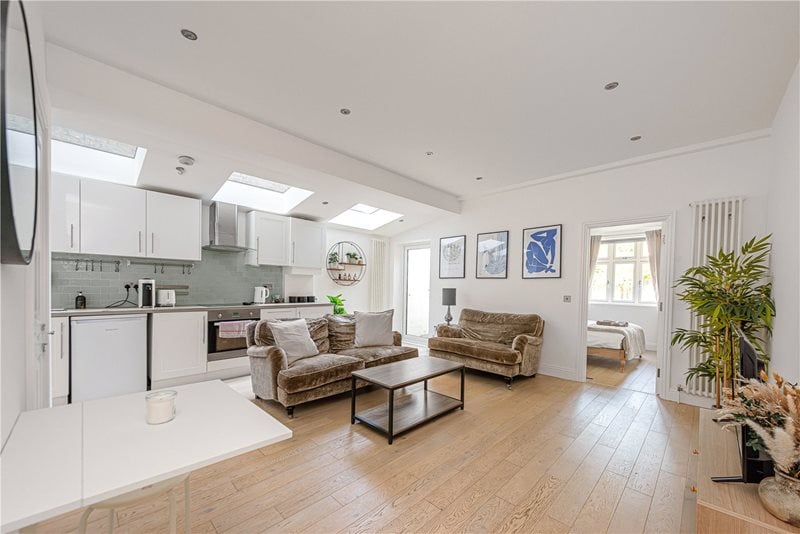 Kings Parade, Okehampton Road, London, NW10