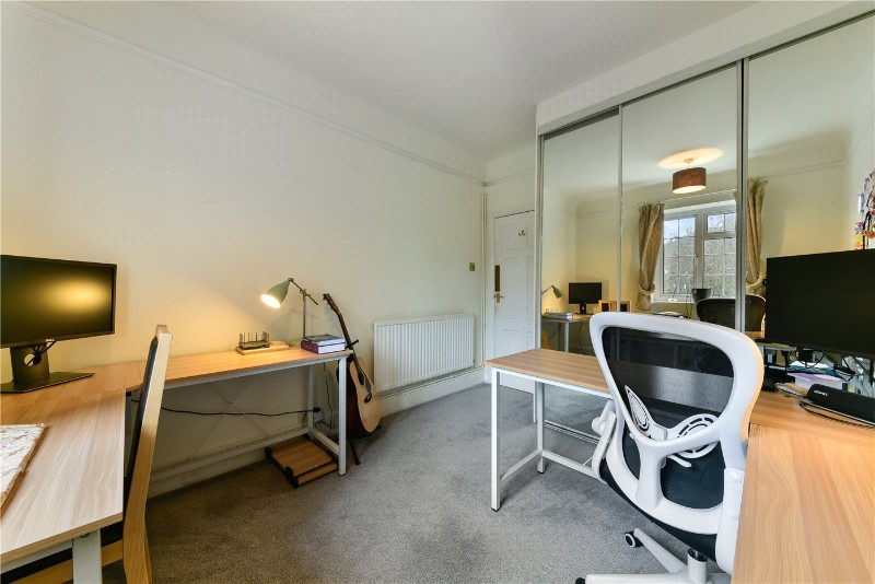 Gloucester Court, Kew Road, Kew, TW9