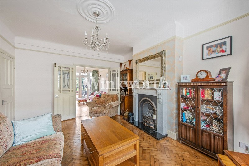 River Avenue, London, N13