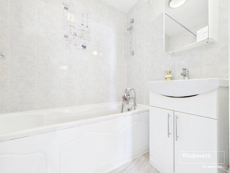 Petworth Court, Bath Road, Reading, Berkshire, RG1