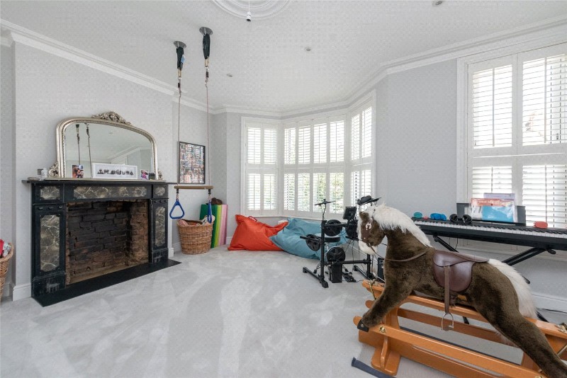 Leighton Gardens, London, NW10