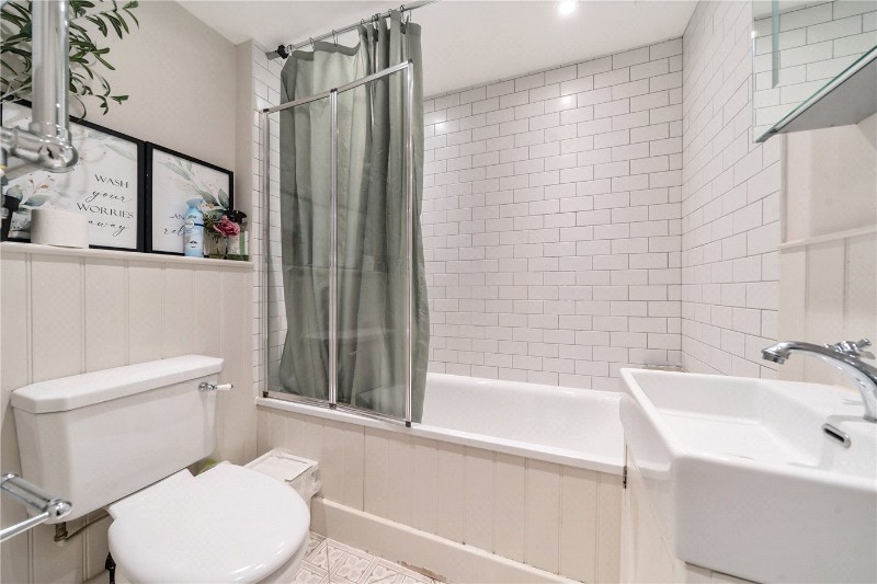 Tilford Street, Tilford, Farnham, Surrey, GU10