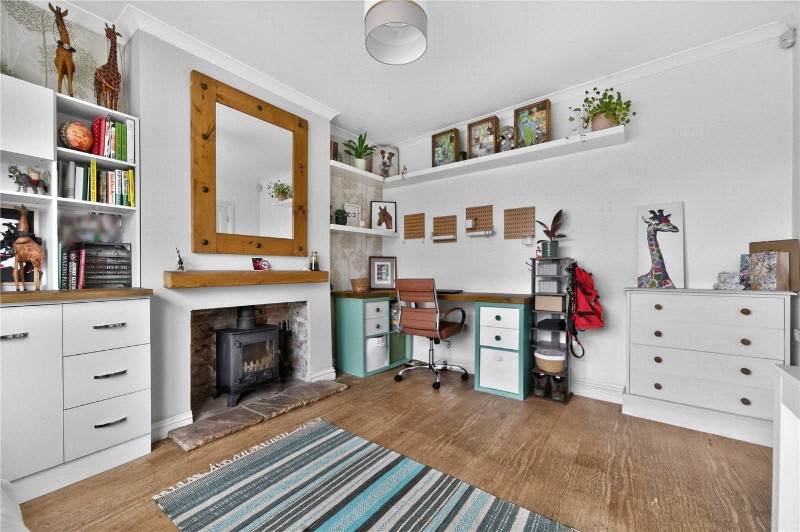 Oxenden Road, Tongham, Farnham, Surrey, GU10