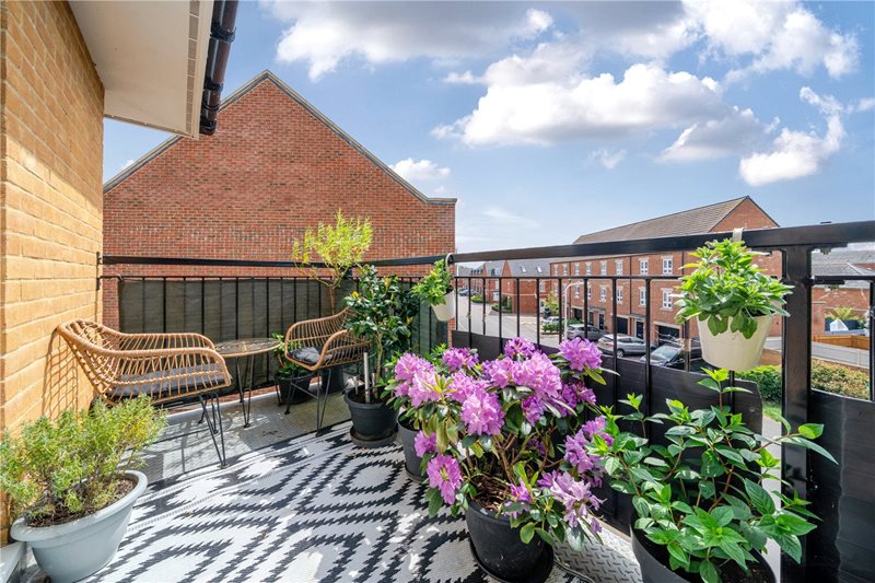 Home Straight, Newbury, Berkshire, RG14