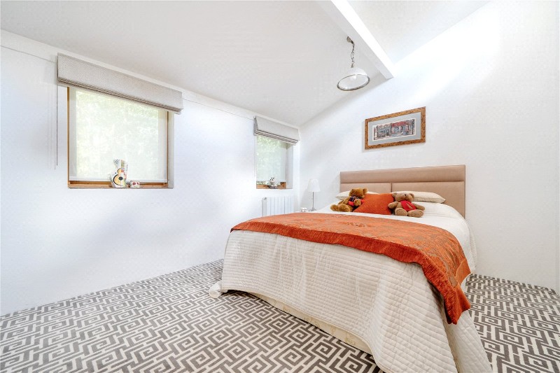 Middle Bourne Lane, Lower Bourne, Farnham, Surrey, GU10