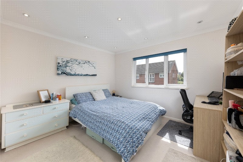Crowthorne Close, London, SW18