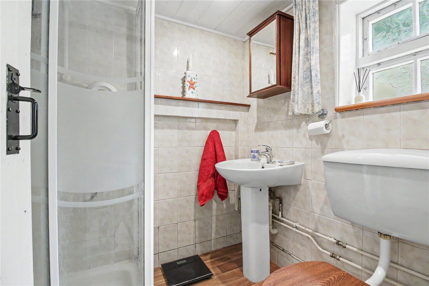 Gf Shower Room