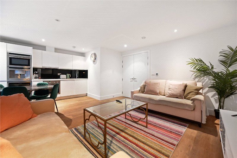 Bull Inn Court, London, WC2R