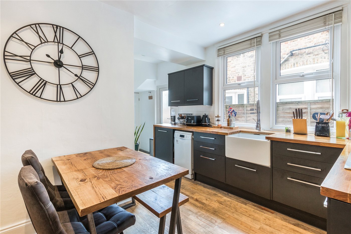 Eat-In Kitchen