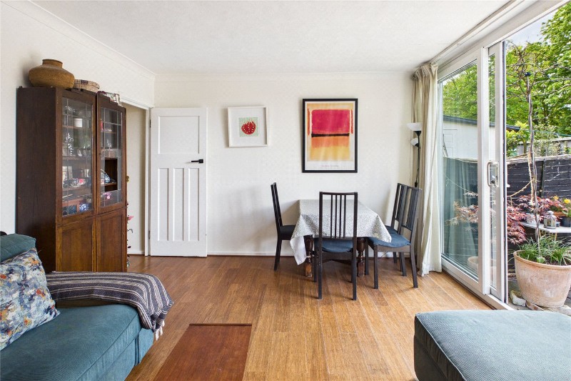 Ewen Crescent, London, SW2
