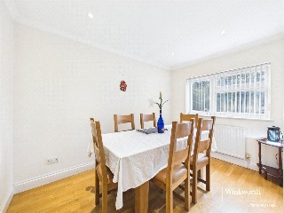 Wolmer Gardens, Edgware, HA8