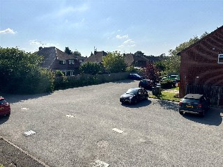 Moore Close, Tongham, Farnham, Surrey, GU10