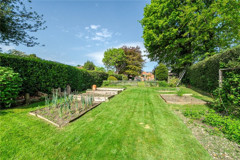 Lickfolds Road, Rowledge, Farnham, Surrey, GU10