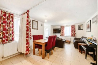 Whitlock Avenue, Wokingham, Berkshire, RG40