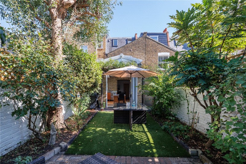 Bovingdon Road, London, SW6