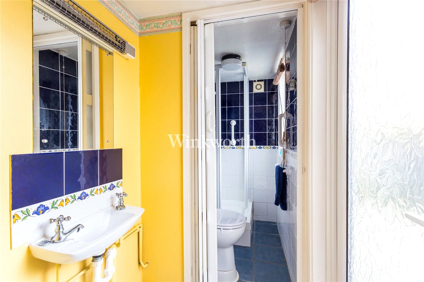 Downstairs Shower WC