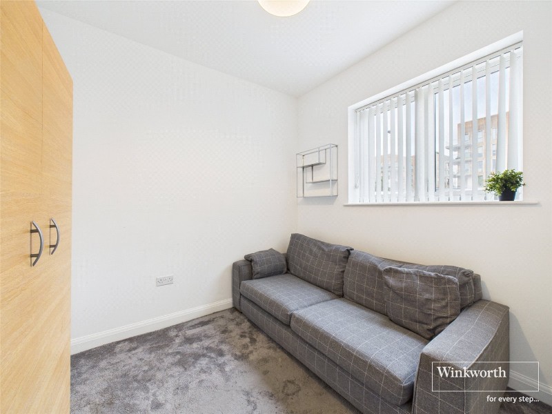Edgecumbe Avenue, Colindale, NW9