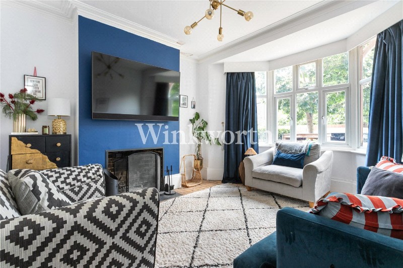 New River Crescent, London, N13