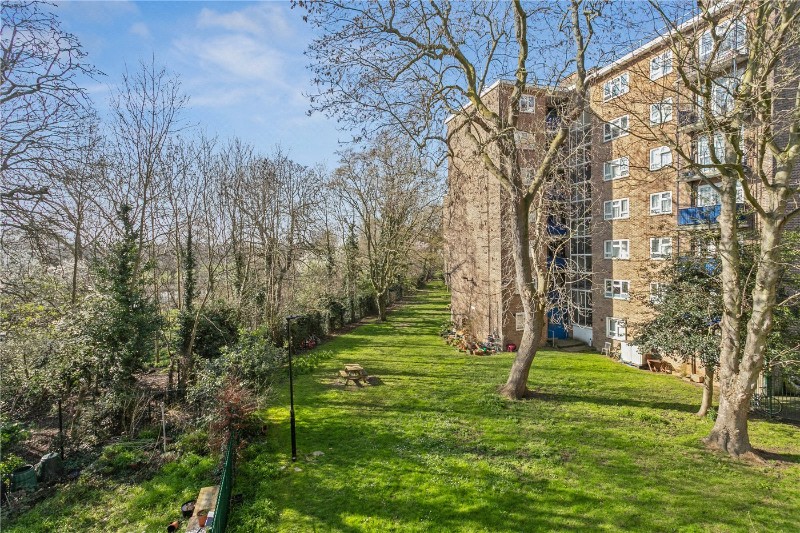 Queen Elizabeth's Close, London, N16