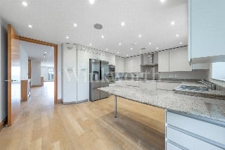 Queens Road, London, NW4