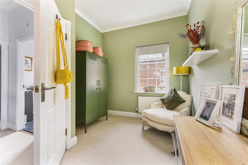 Alison Way, Winchester, Hampshire, SO22