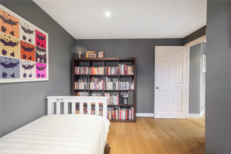 Alexandra Park Road, London, N10