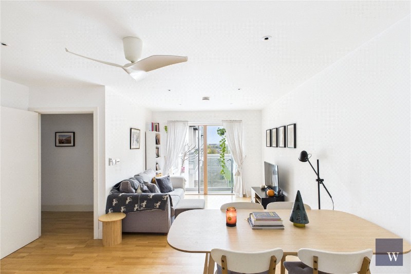 Streatham High Road, London, SW16