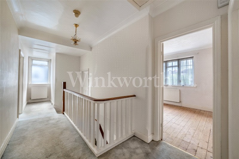 Wayside, London, NW11