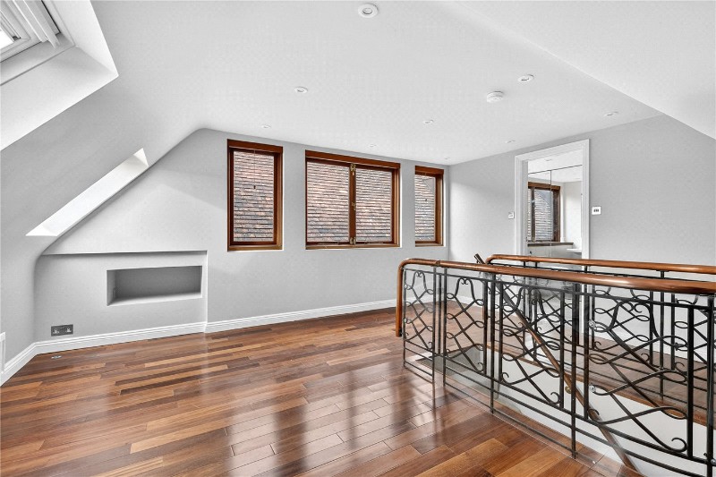 Russell Road, Shepperton, Surrey, TW17